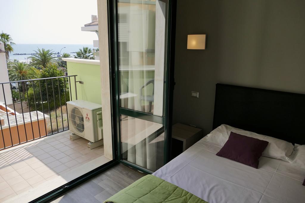Hotel Désirée San Benedetto del Tronto Esterno foto