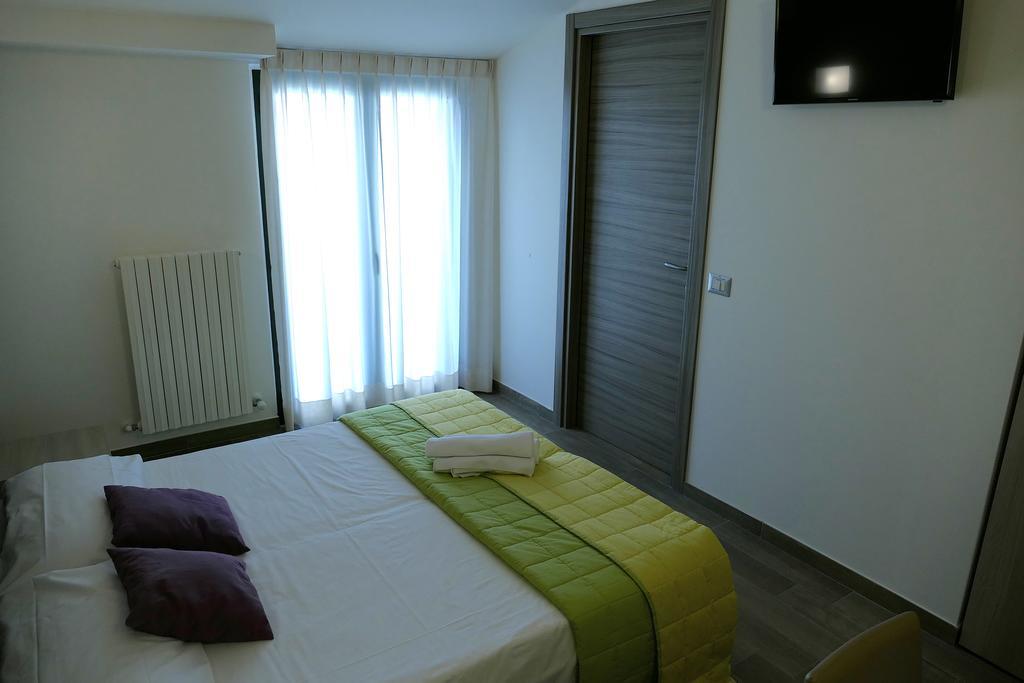 Hotel Désirée San Benedetto del Tronto Esterno foto