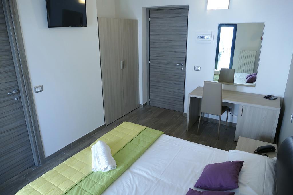 Hotel Désirée San Benedetto del Tronto Esterno foto